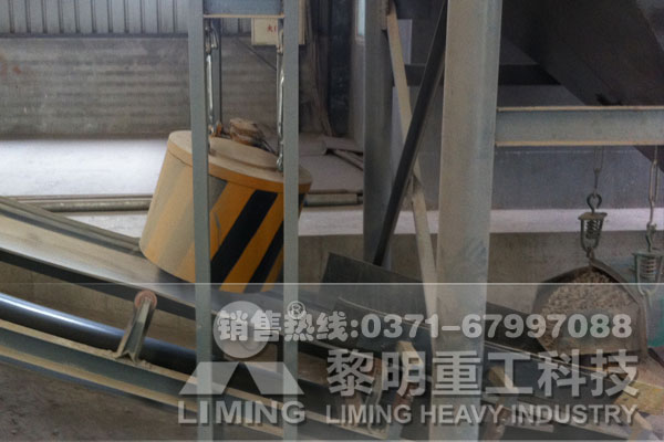 碳黑磨粉機現場之除鐵器
