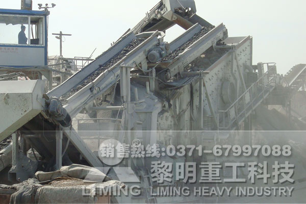 河北日處理量1100噸的建筑垃圾移動破碎站工作現場3