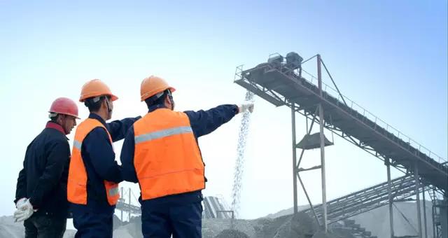 破碎設備助力高架建設