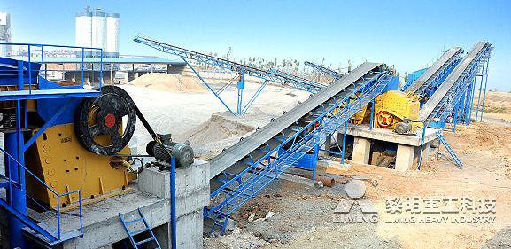 <a href='/wuliao/943.html' target='_blank'><u>石灰石碎石機</u></a>生產線