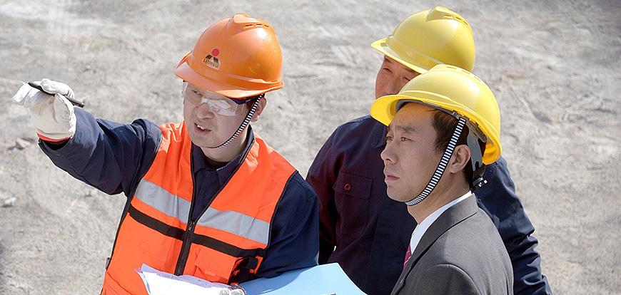 黎明重工石油焦磨粉機生產廠家