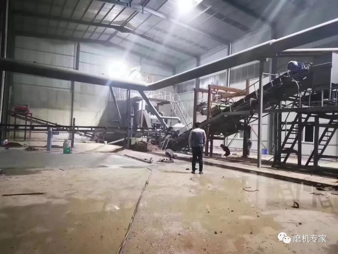 正在建設的建筑垃圾生產線內景